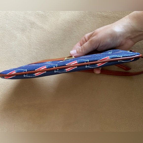 DOONEY & BOURKE NFL Patriots Football Team Fan Small Clutch Wristlet - Picture 7 of 9